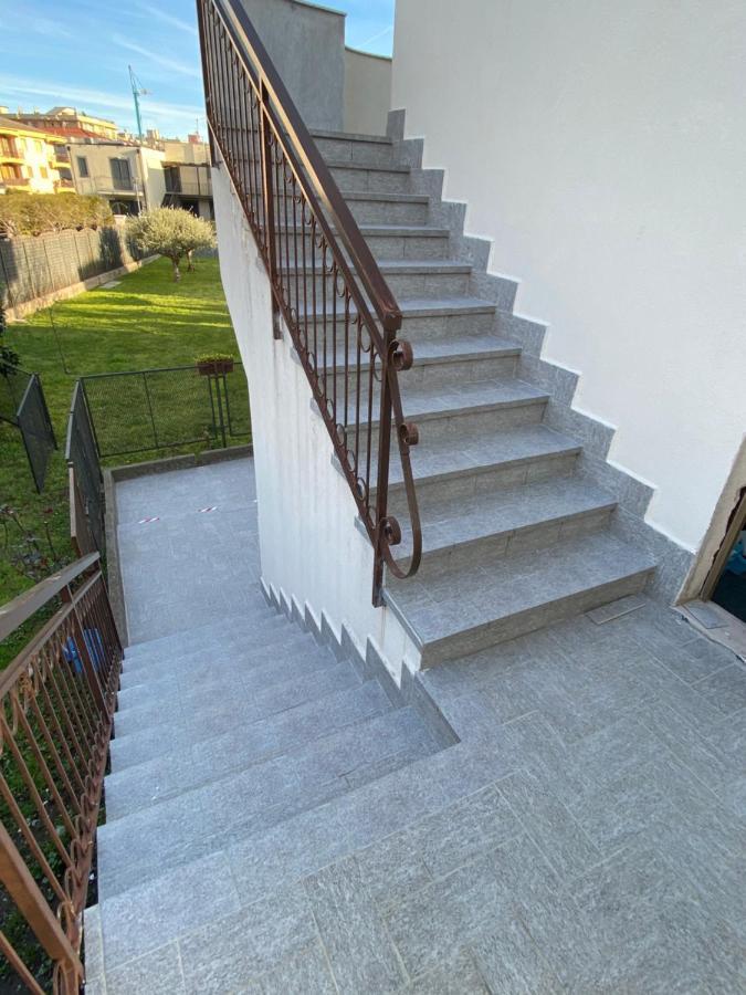 Aparthotel I Fiori Di Pietra Pietra Ligure Exterior foto