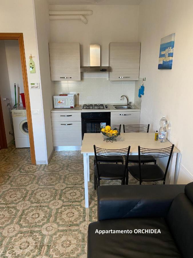 Aparthotel I Fiori Di Pietra Pietra Ligure Exterior foto