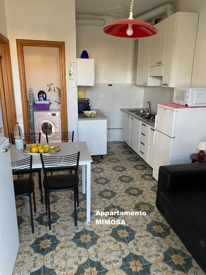 Aparthotel I Fiori Di Pietra Pietra Ligure Exterior foto